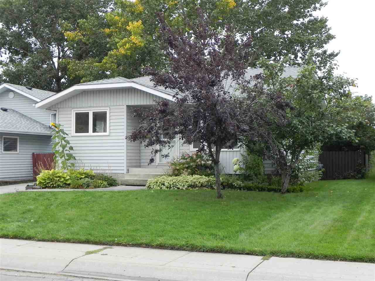 216 Warwick Crescent - Photo 1