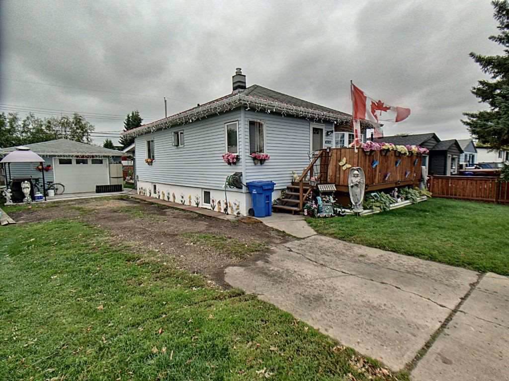 4503 53 Avenue - Photo 1