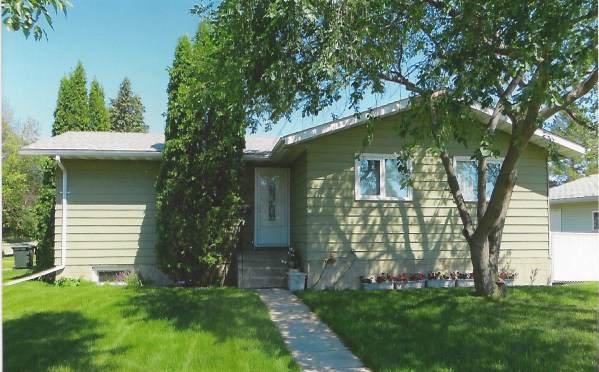 11 Gatewood Boulevard - Photo 1