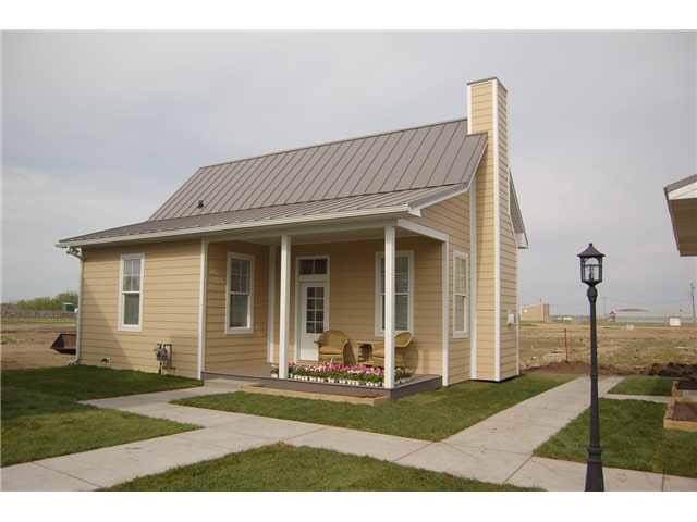 4905 51 Street - Photo 1