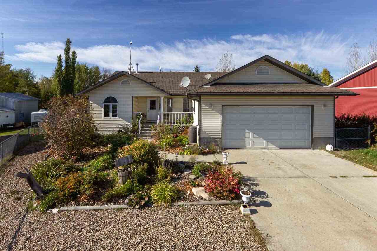 496 Stanley Close - Photo 1