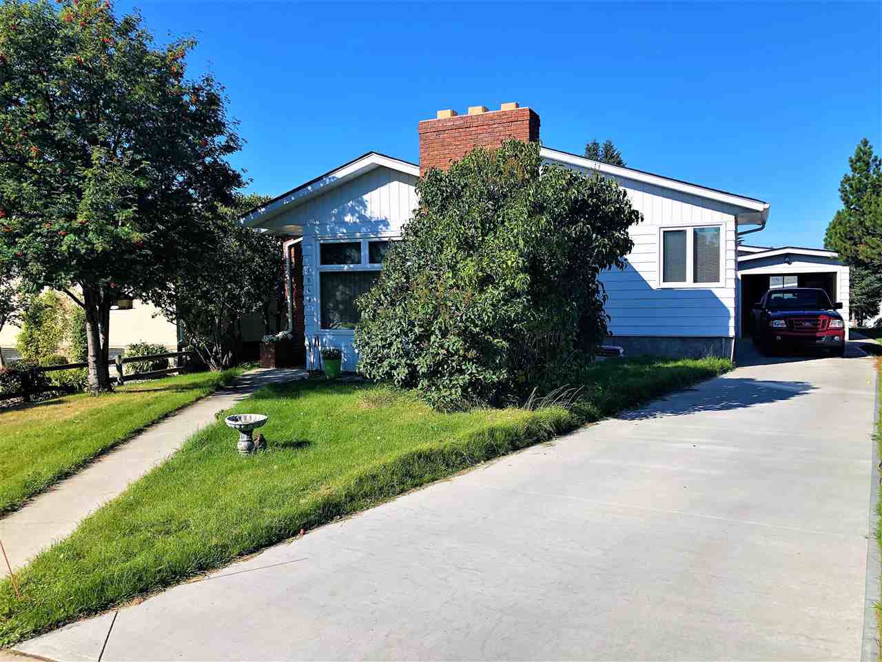 7840 44 Avenue - Photo 1