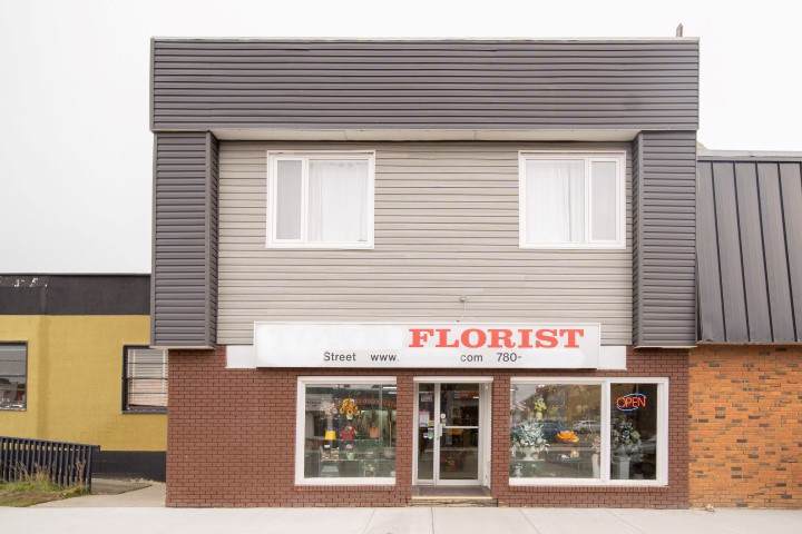 5011 51 ST - Photo 1