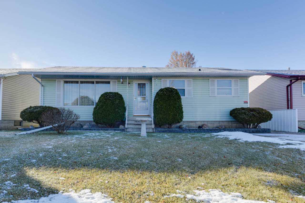 5221 48 Avenue - Photo 1