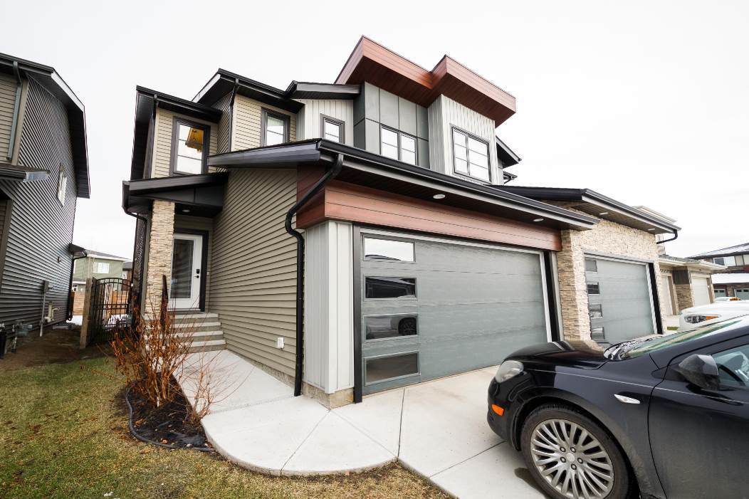 2342 Ware Crescent - Photo 1