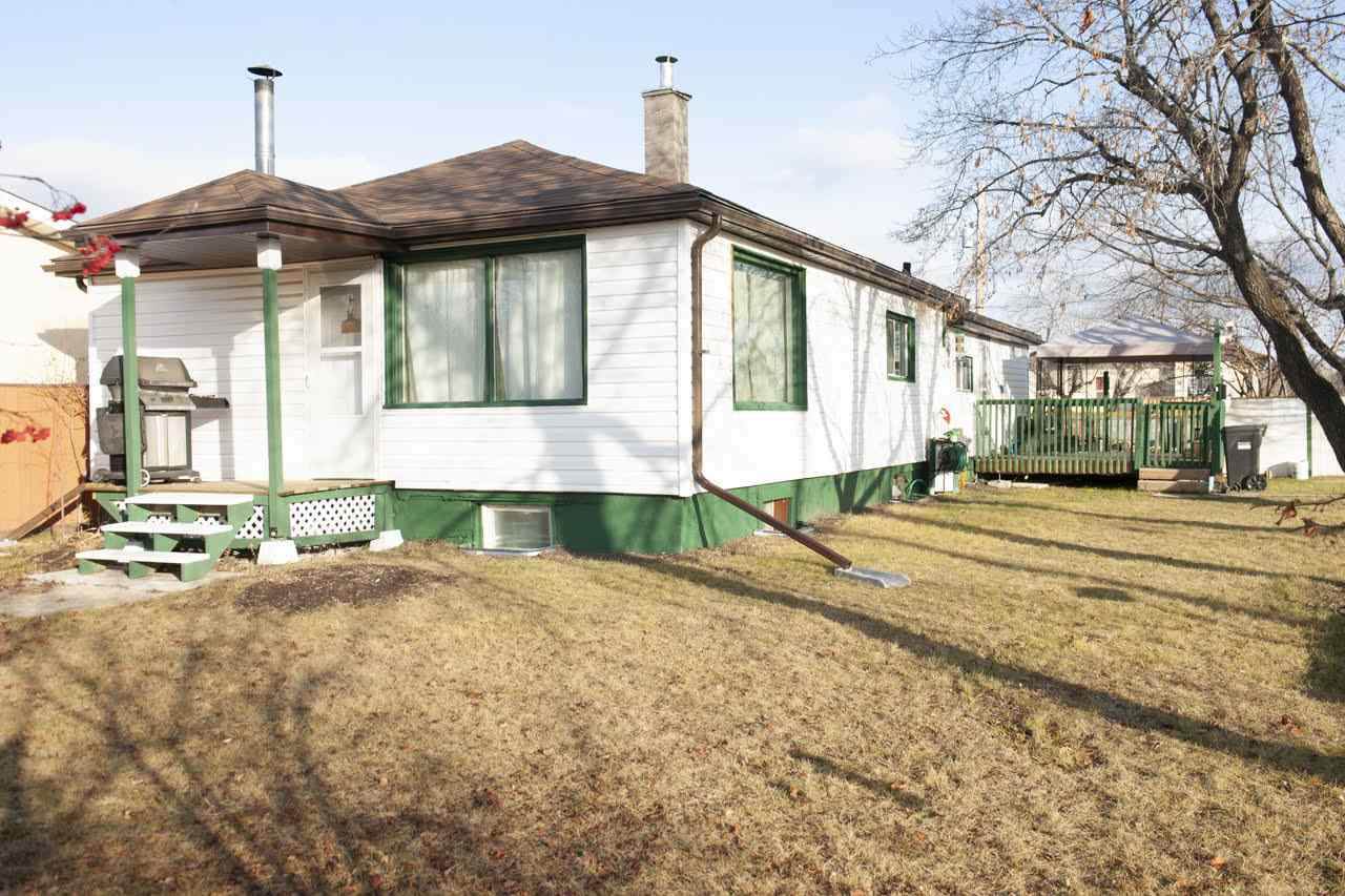1412 9 Street - Photo 1
