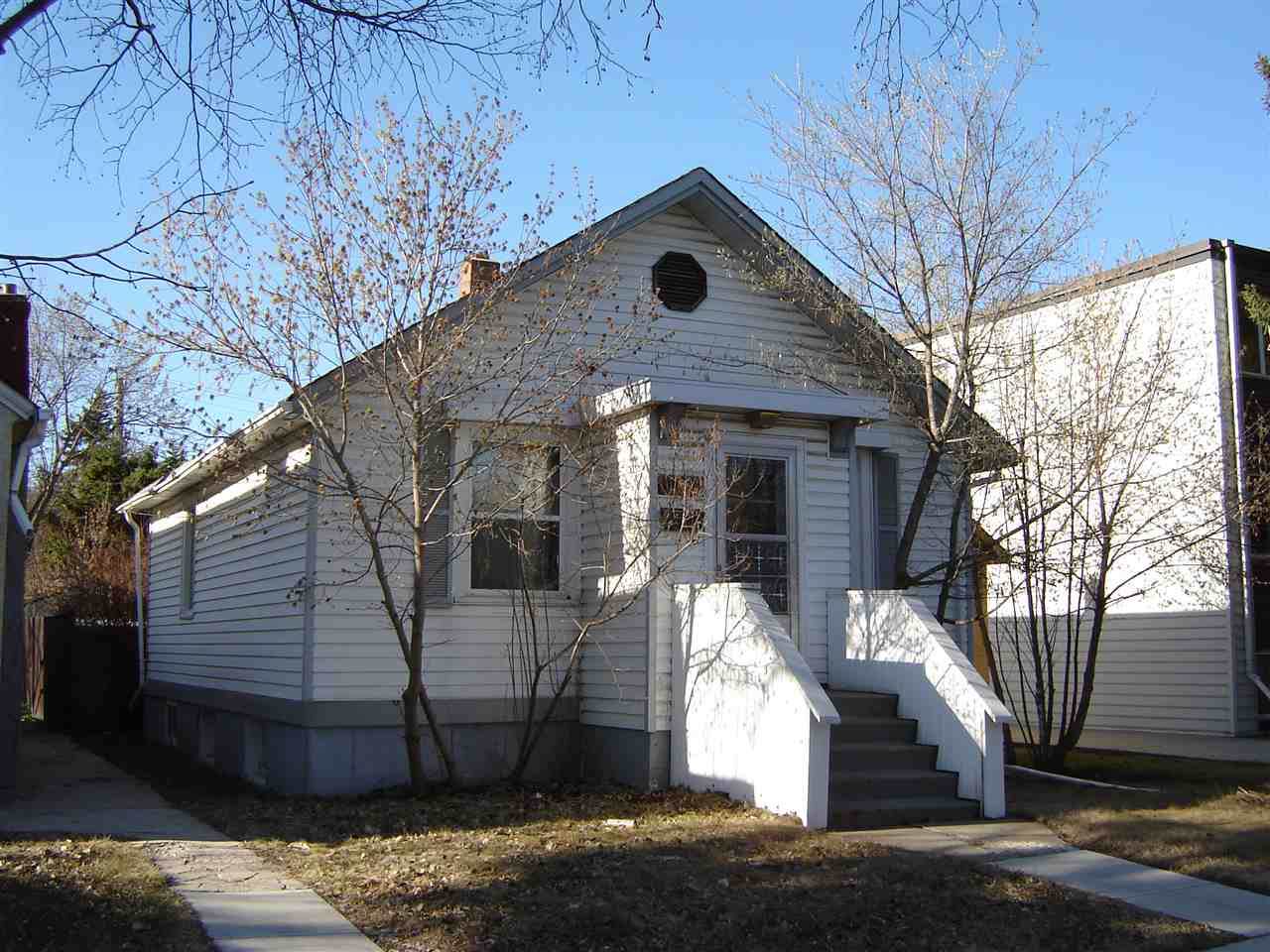 10457 77 Avenue - Photo 1