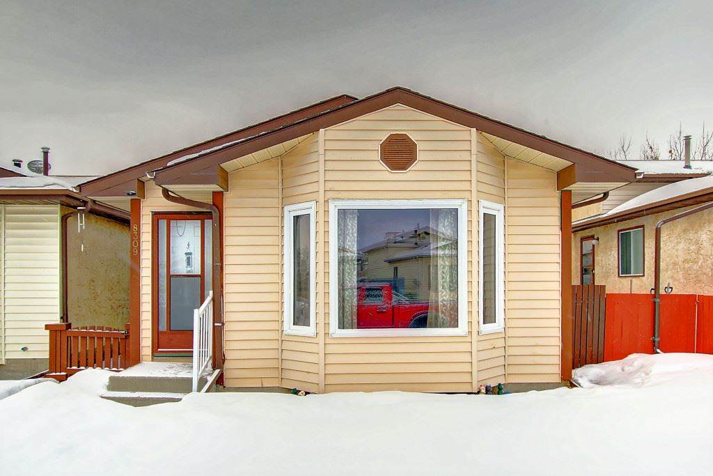 8309 158 Avenue - Photo 1
