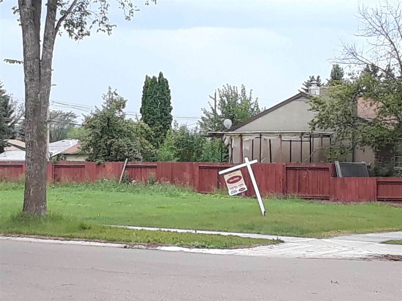 9803 67 Avenue - Photo 1