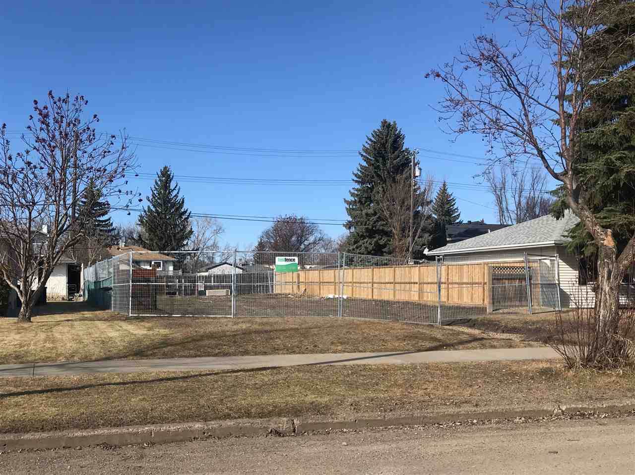 8516 76 Avenue - Photo 1