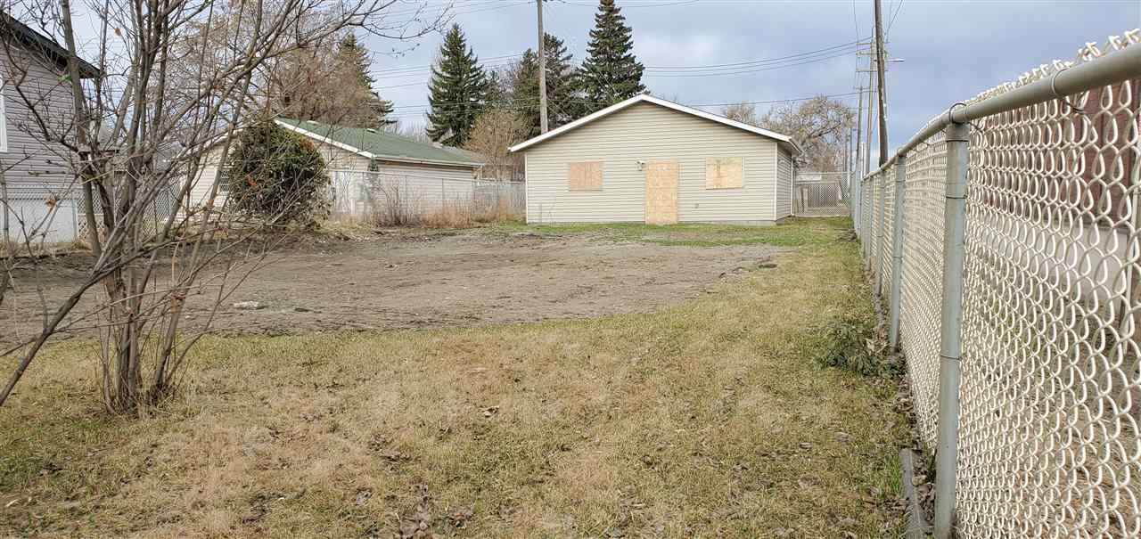 12436 90 Street - Photo 1