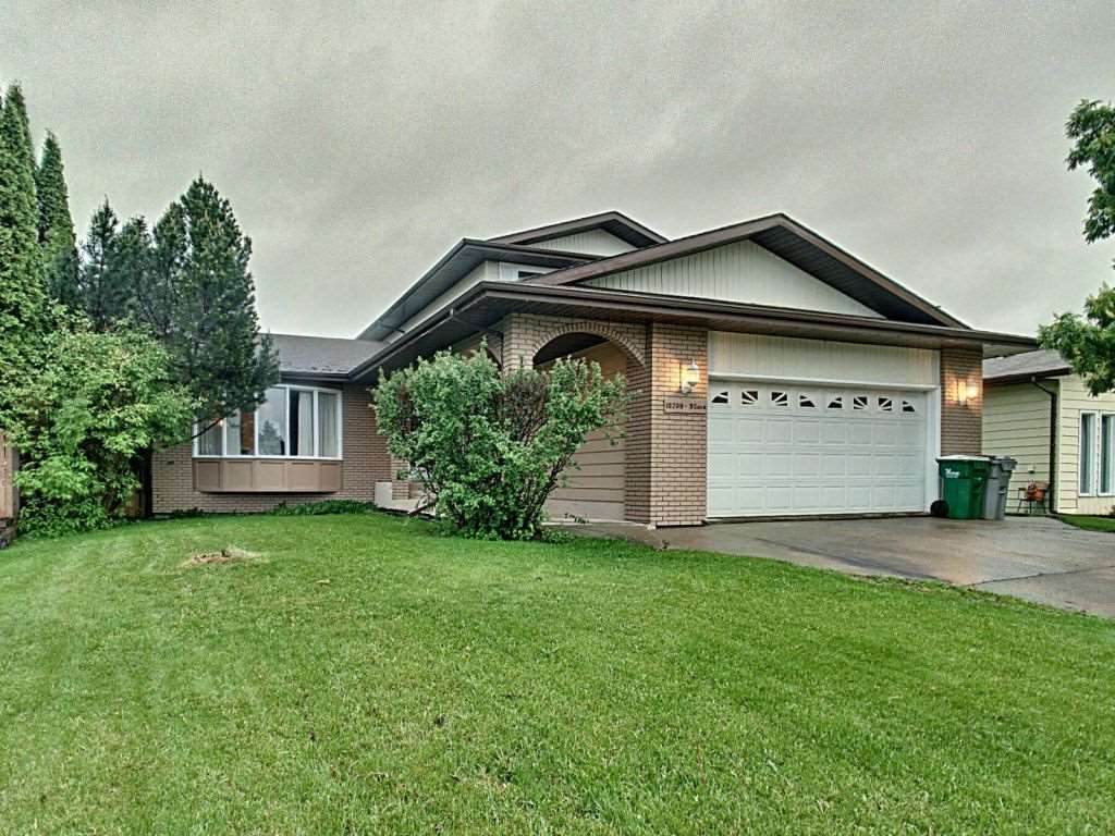 10209 95 Avenue - Photo 1