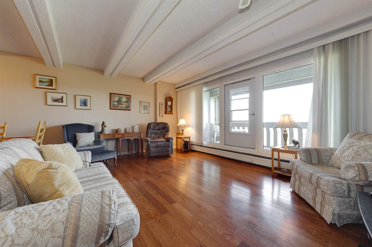 908 9918 101 Street - Photo 1