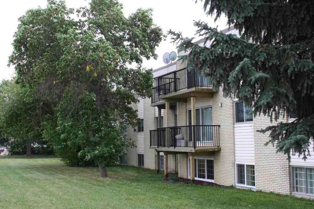 8C 5715 133 Avenue - Photo 1