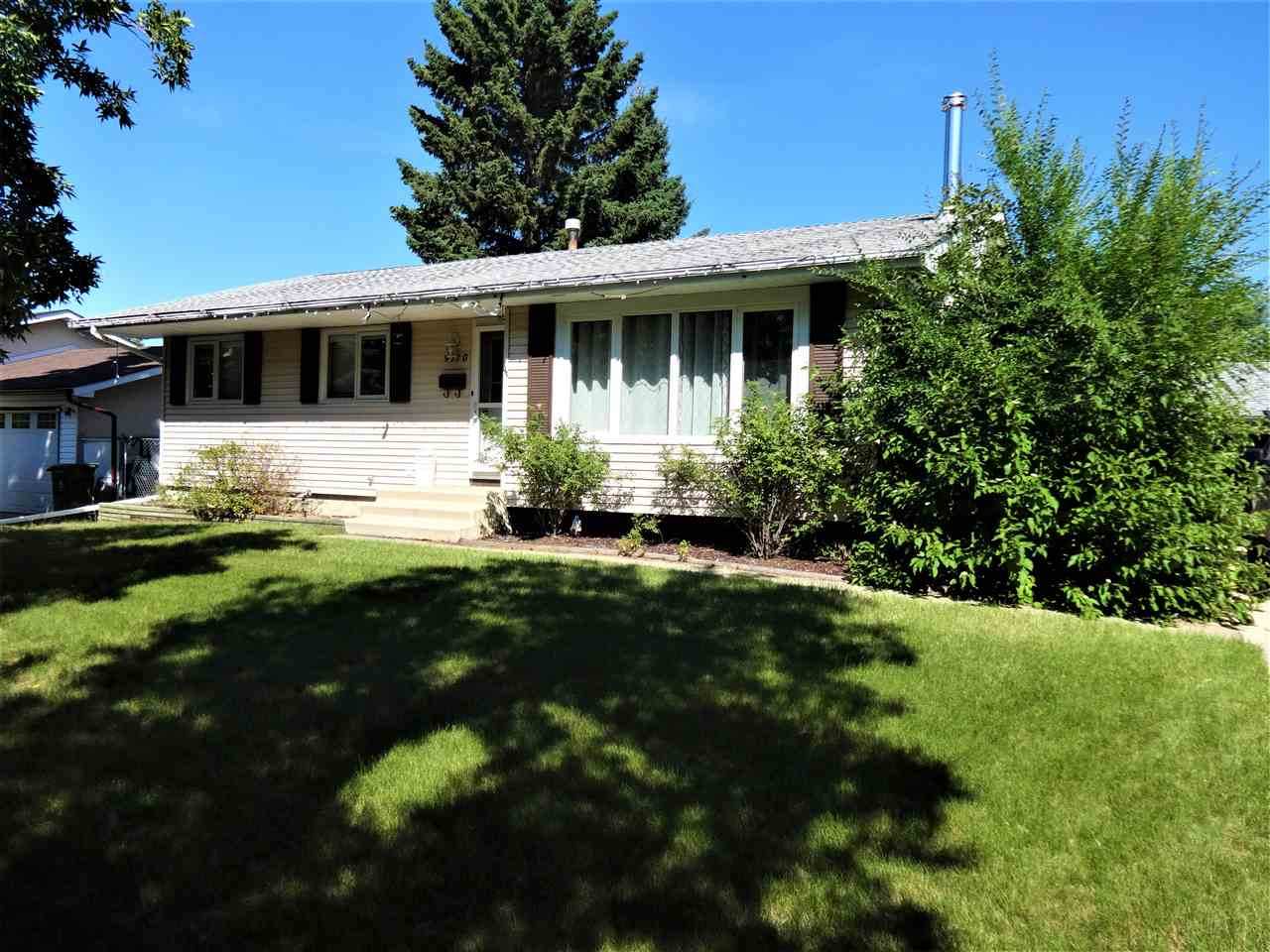 9110 98 Avenue - Photo 1