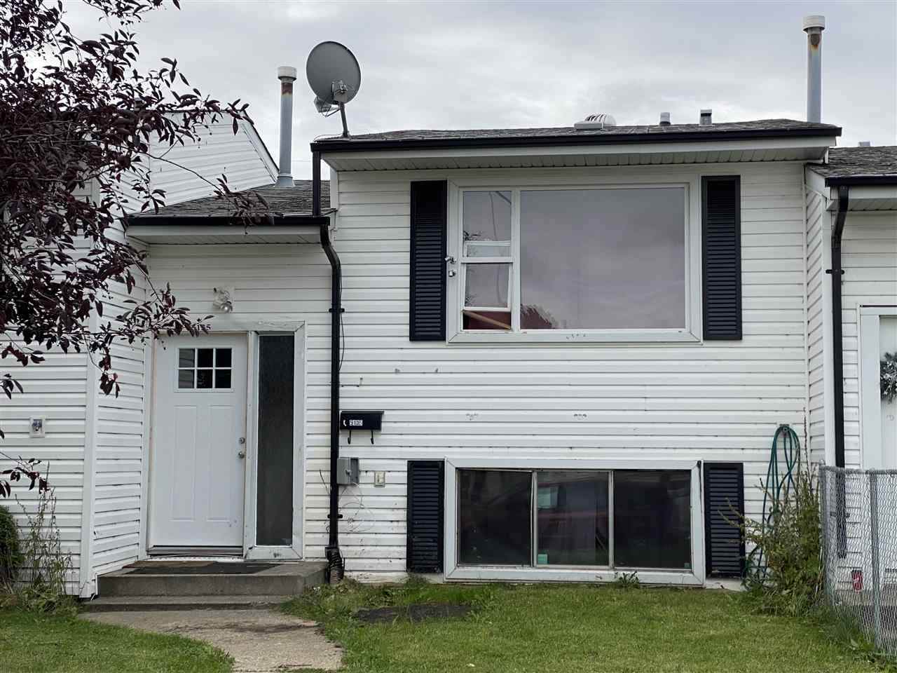 5135 55 Avenue - Photo 1