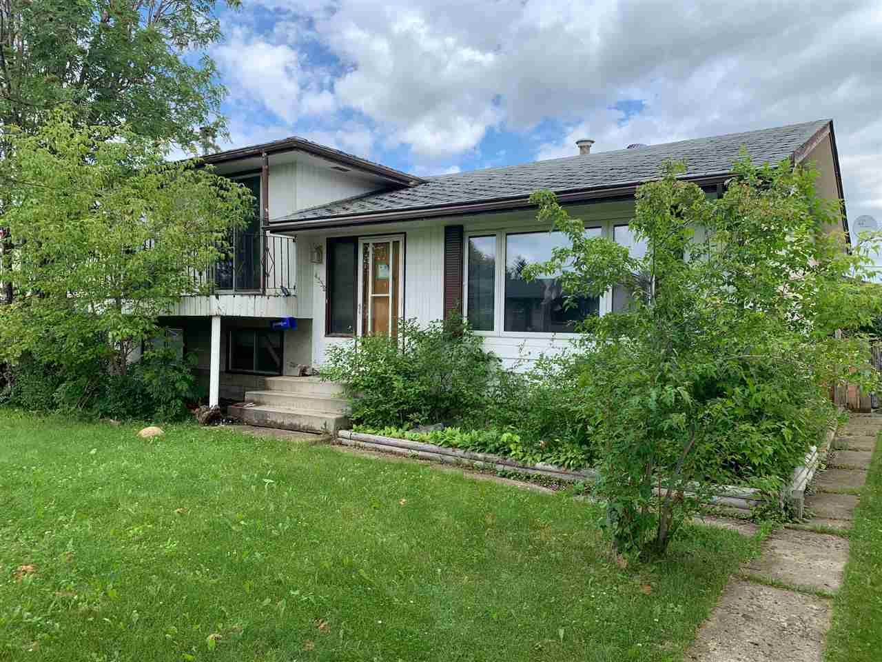 4552 44 Avenue - Photo 1