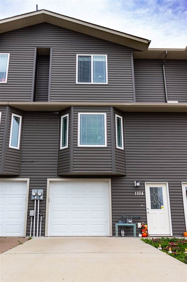 1104 13 Street - Photo 1