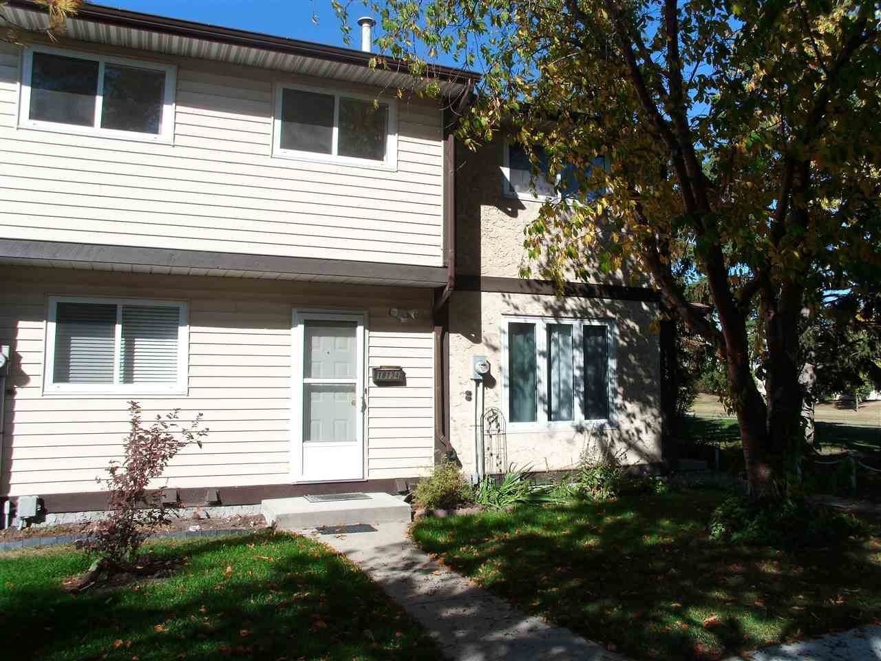 18134 93 Avenue - Photo 1