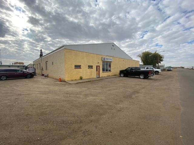 5225 52 AV - Photo 1
