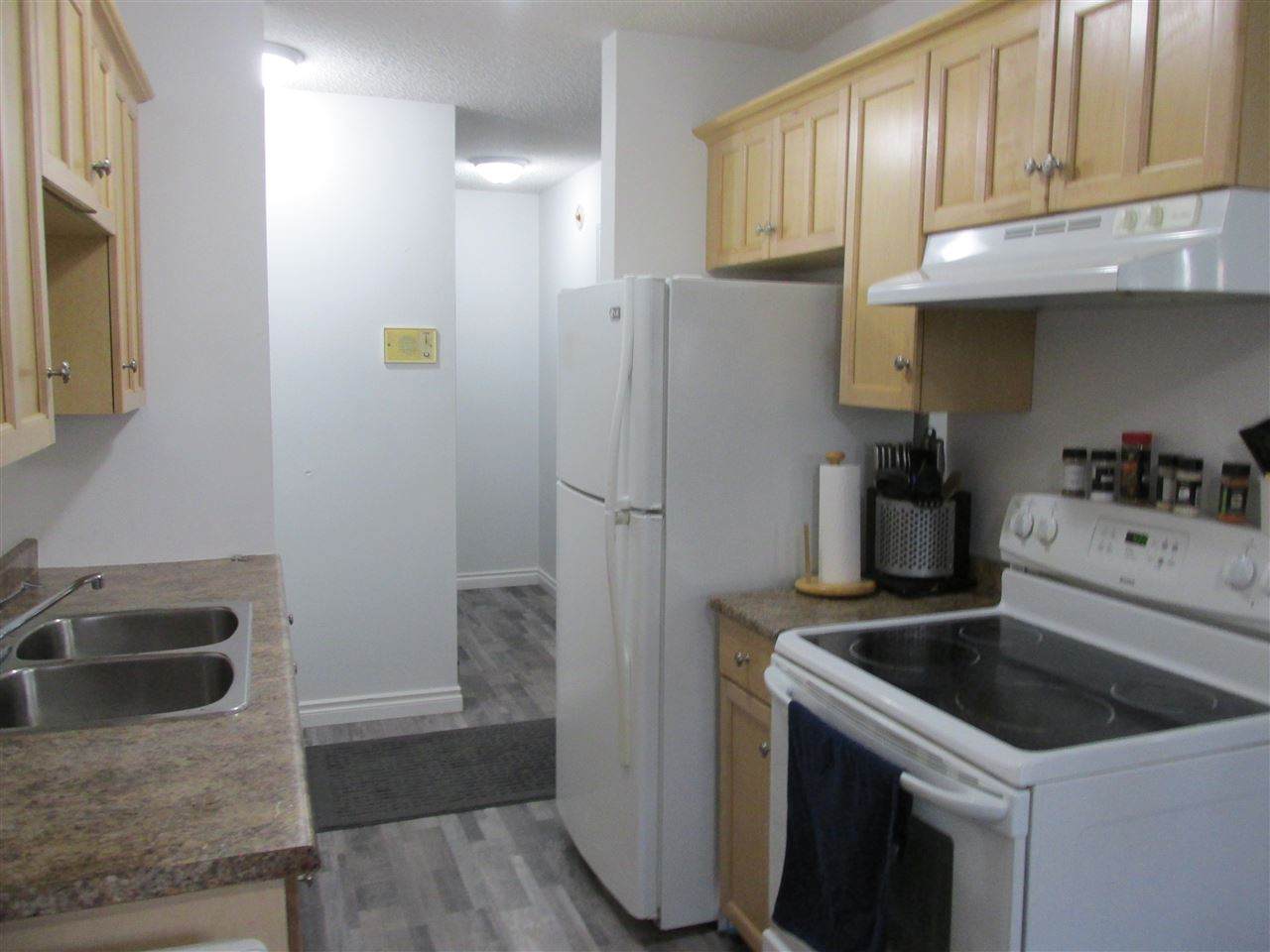5 11840 88 Street - Photo 1