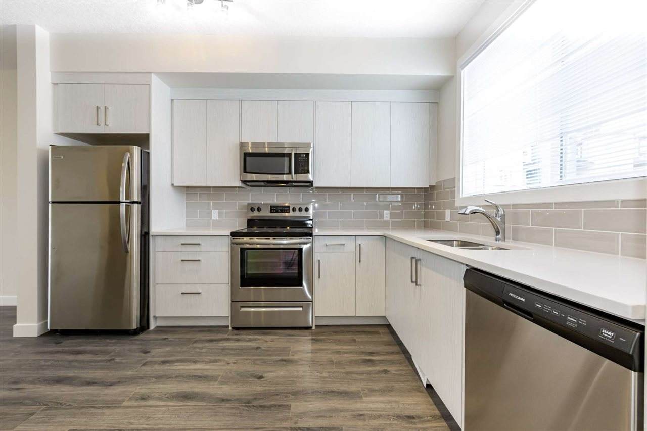 60 600 Bellerose Drive - Photo 1