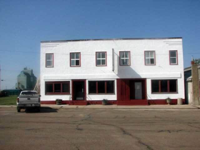 5028 50 ST - Photo 1