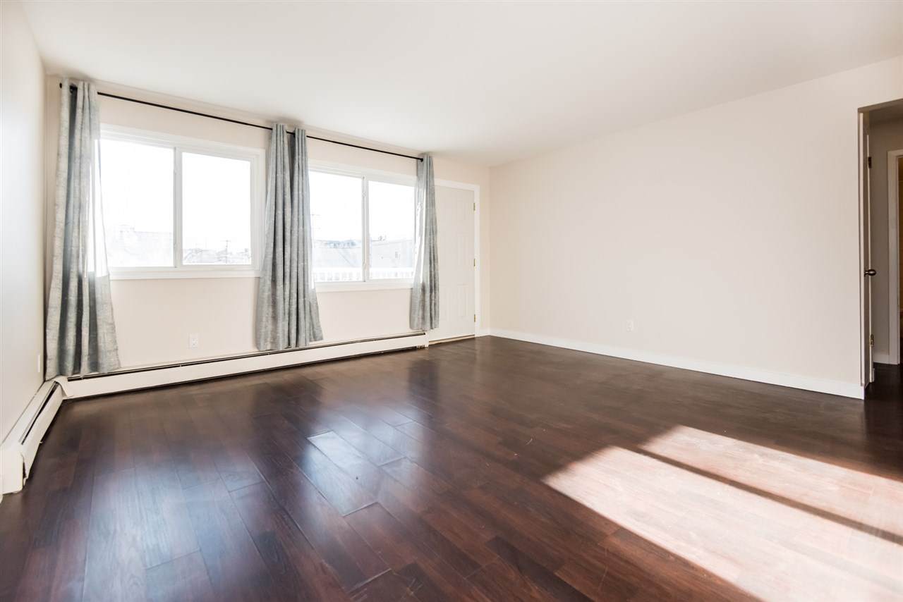 206 10644 113 Street - Photo 1