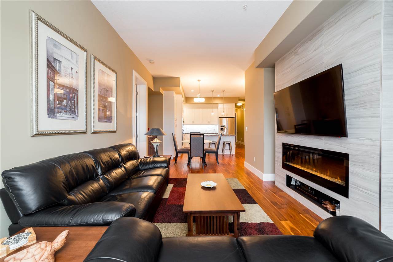 818 200 Bellerose Drive - Photo 1