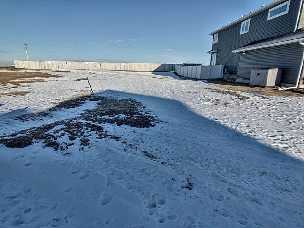5634 51 Avenue - Photo 1
