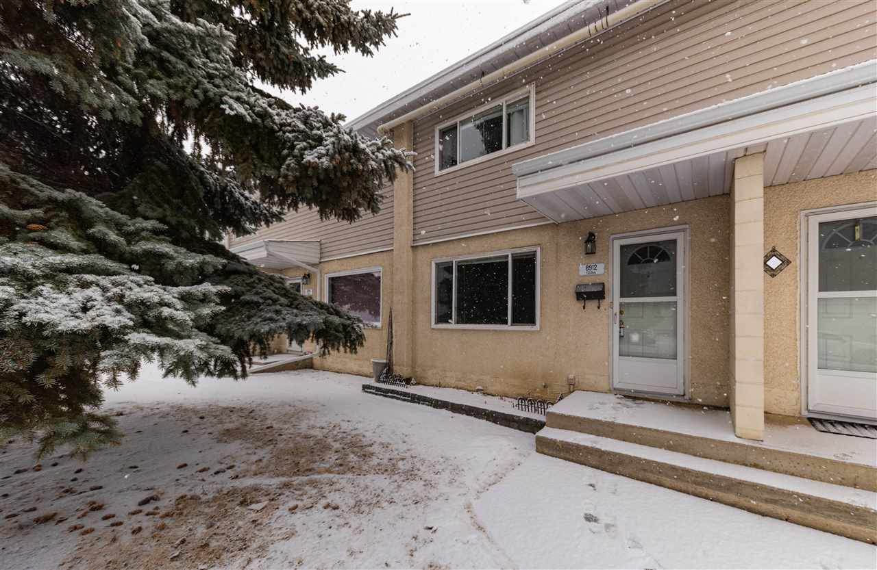 8912 133 Avenue - Photo 1