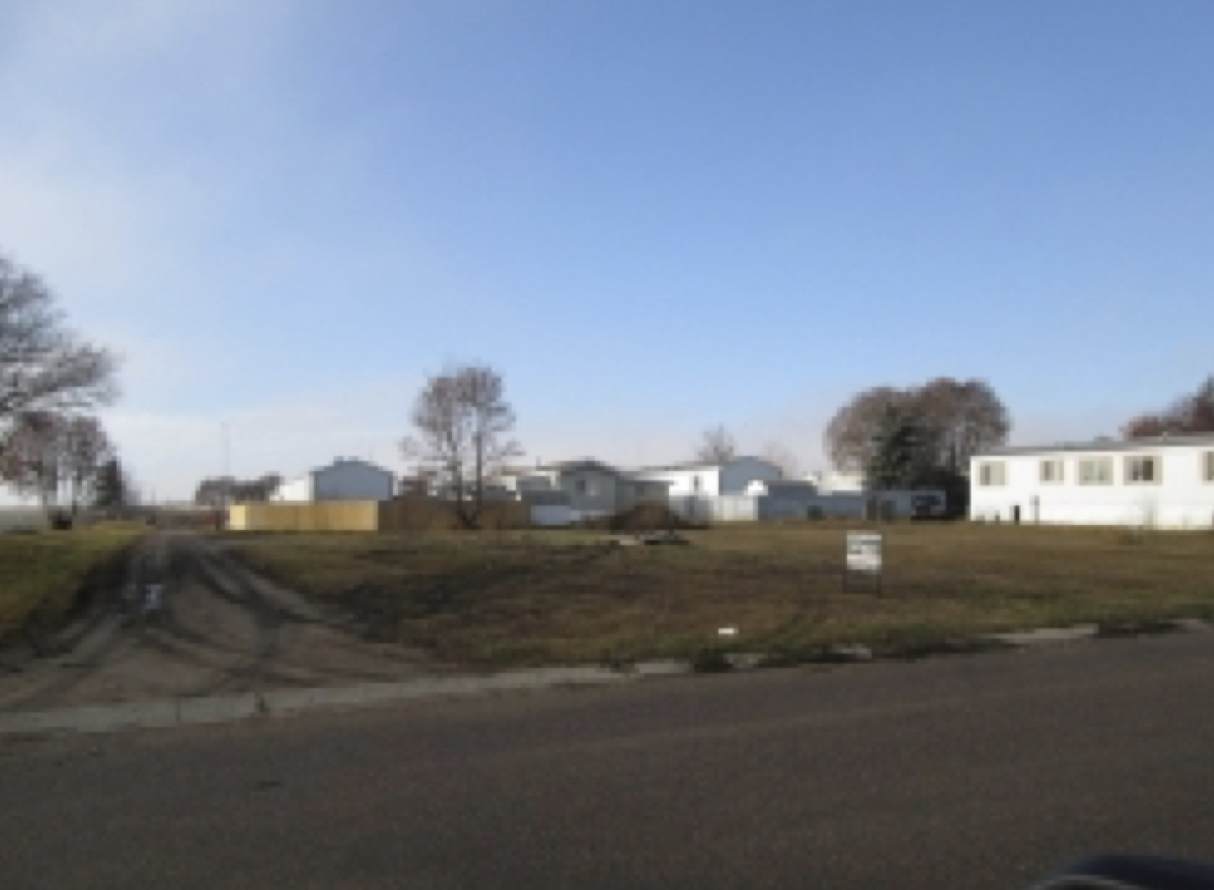 5002 55 Street - Photo 1