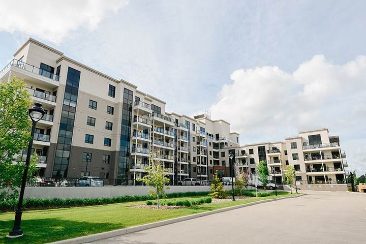 103 200 Bellerose Drive - Photo 1