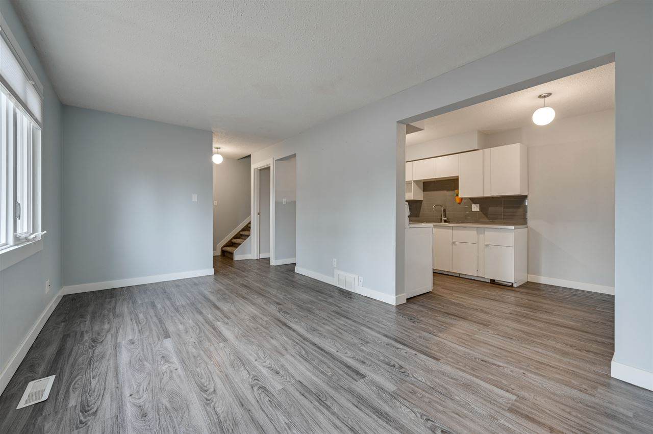 3 8115 144 Avenue - Photo 1