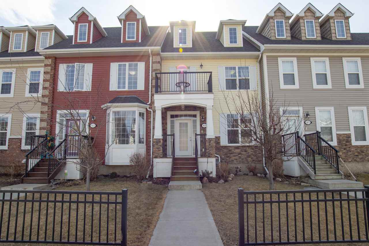 9829 105 Avenue - Photo 1