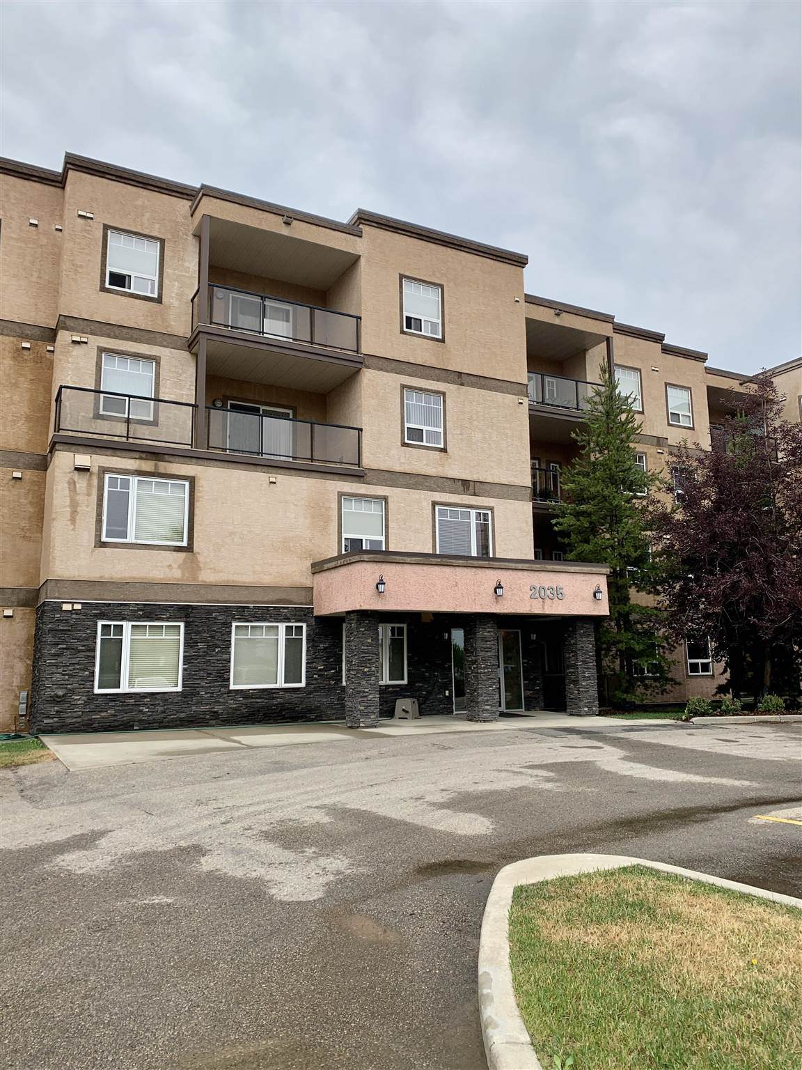 305 2035 Grantham Court - Photo 1