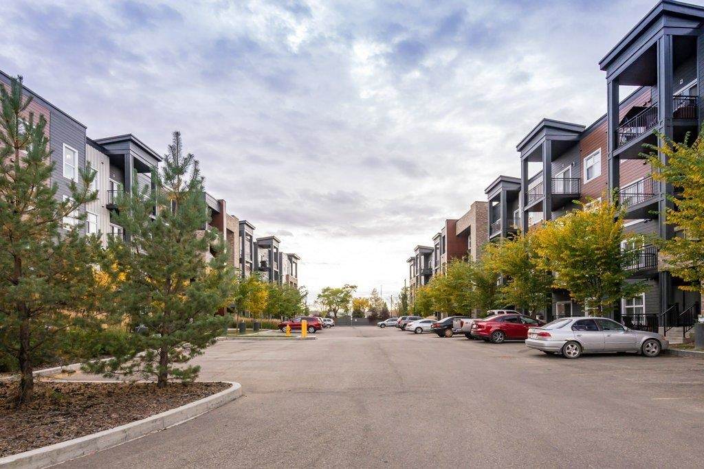 305 504 Griesbach Parade - Photo 1