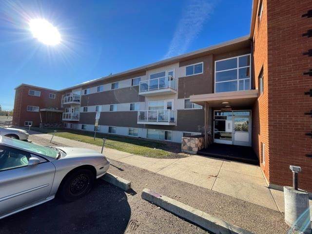 12 6135 98 Avenue - Photo 1