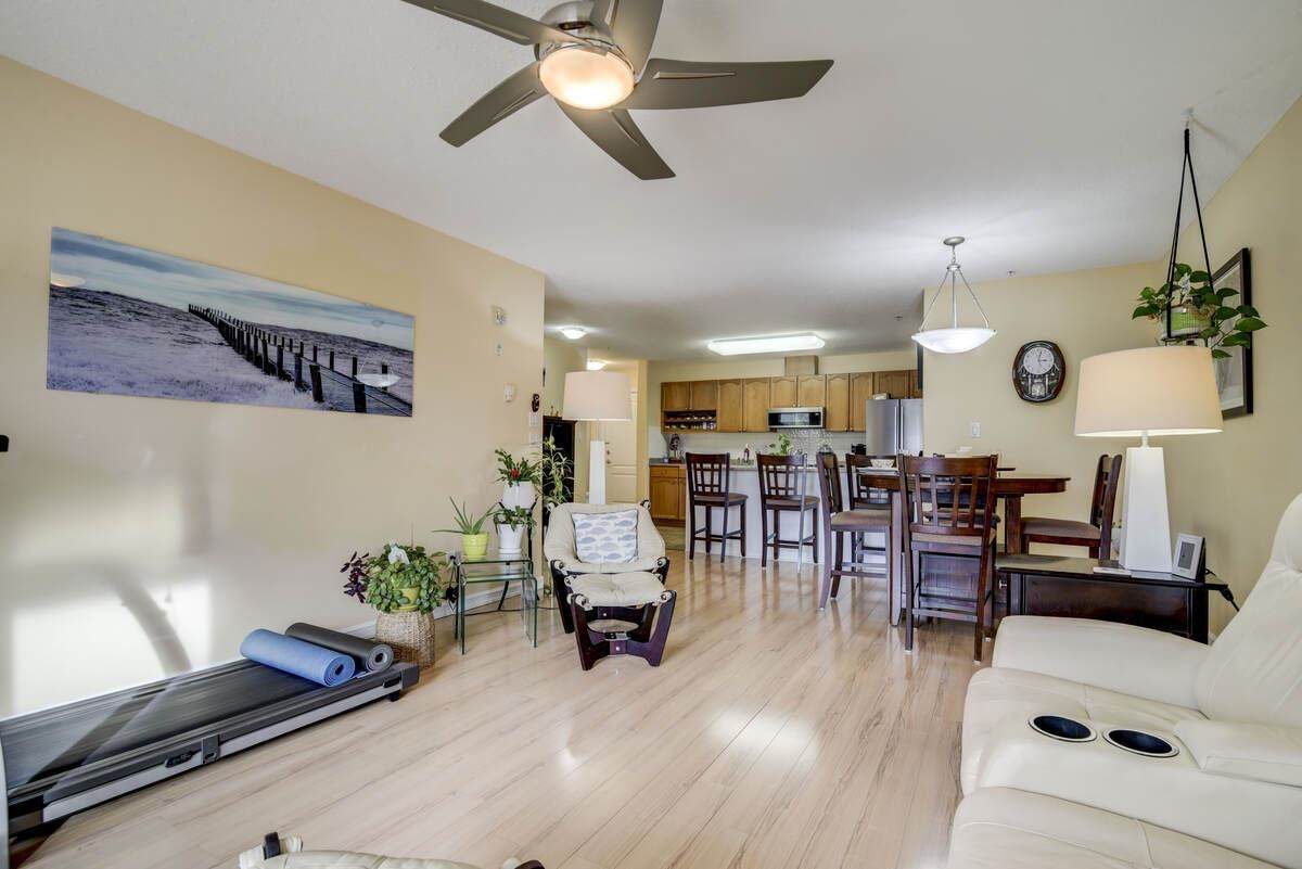 201 592 Hooke Road - Photo 1