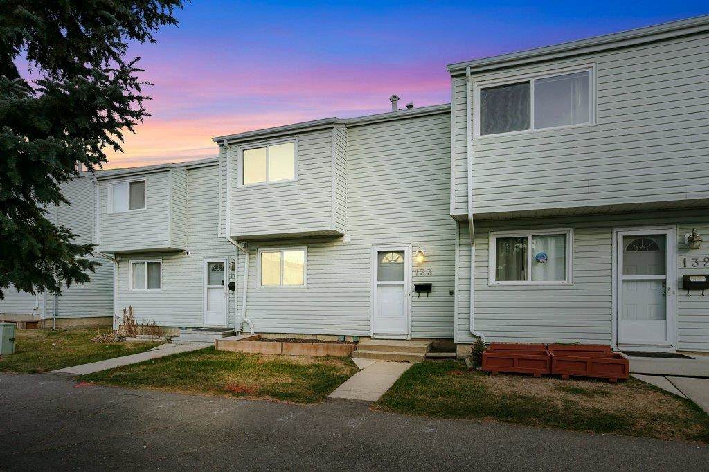 133 Dickinsfield Court - Photo 1
