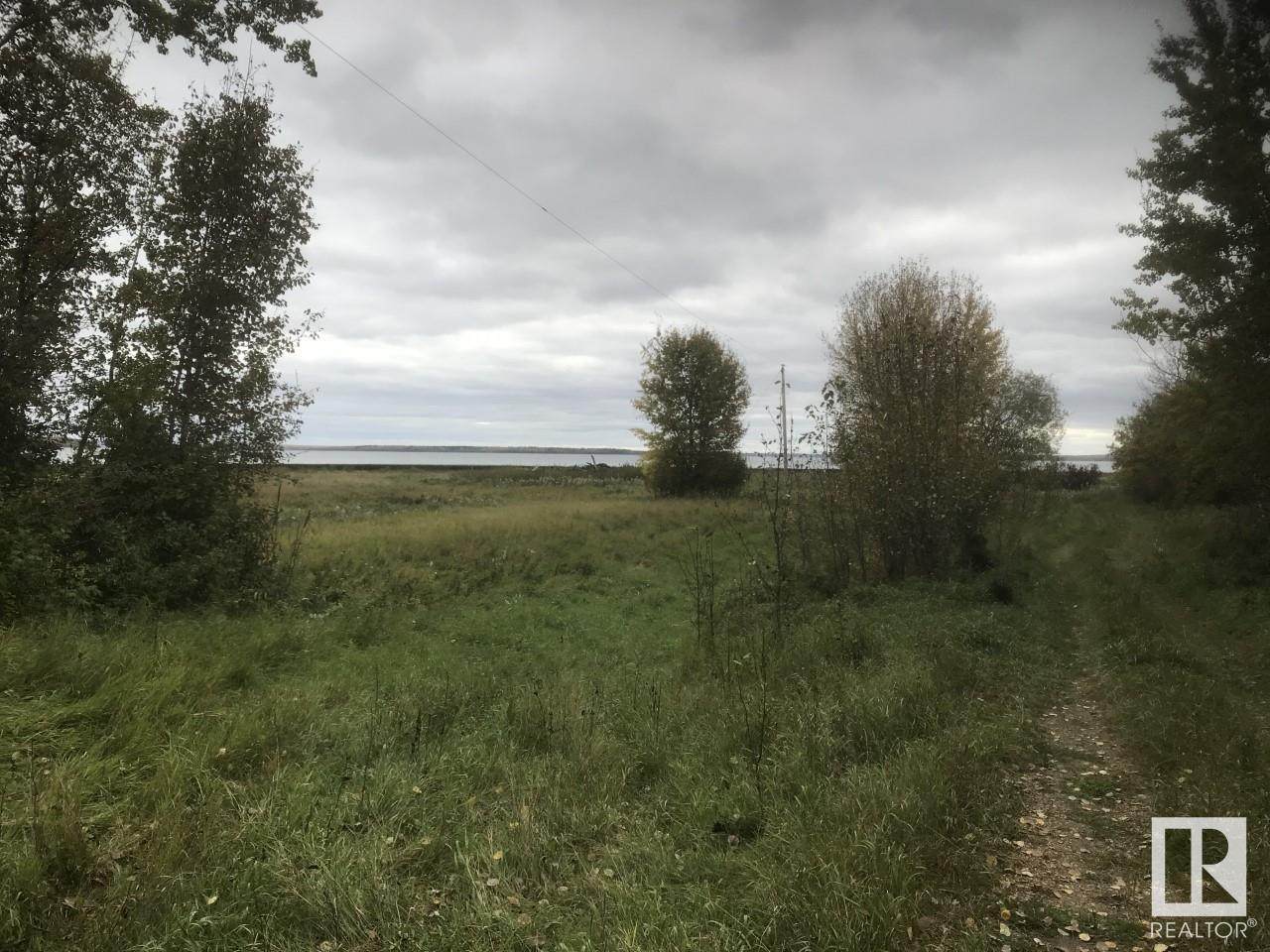 NW-23-68-14 W4 - Photo 1