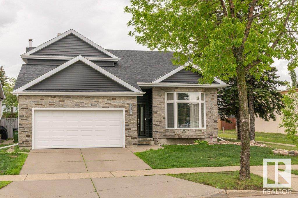 3227 43 Avenue - Photo 1