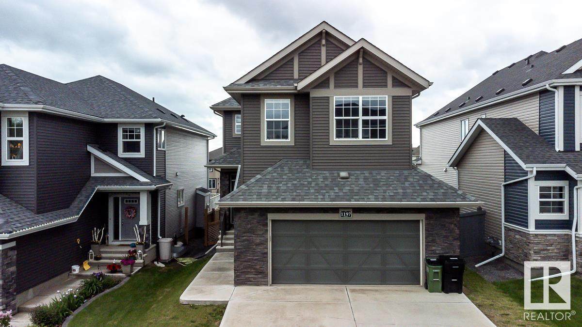 1197 Gyrfalcon Crescent - Photo 1