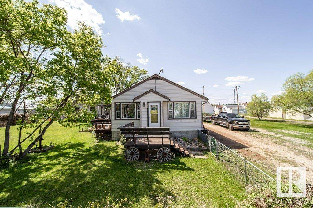 4824 49 Street - Photo 1
