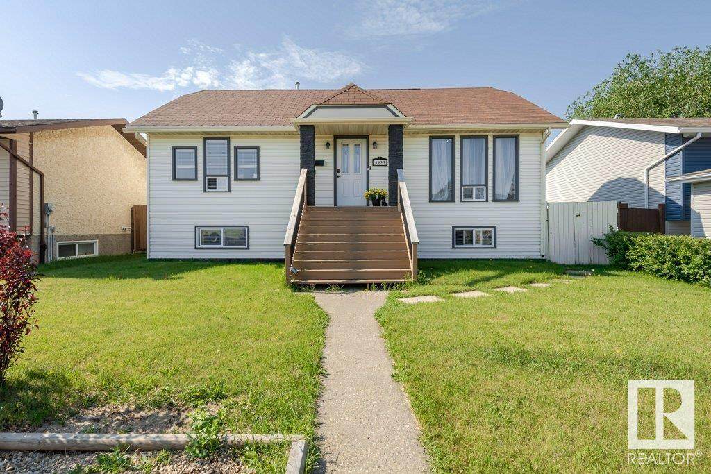 4935 17 Avenue - Photo 1