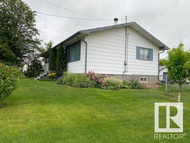 5103 50 Street - Photo 1