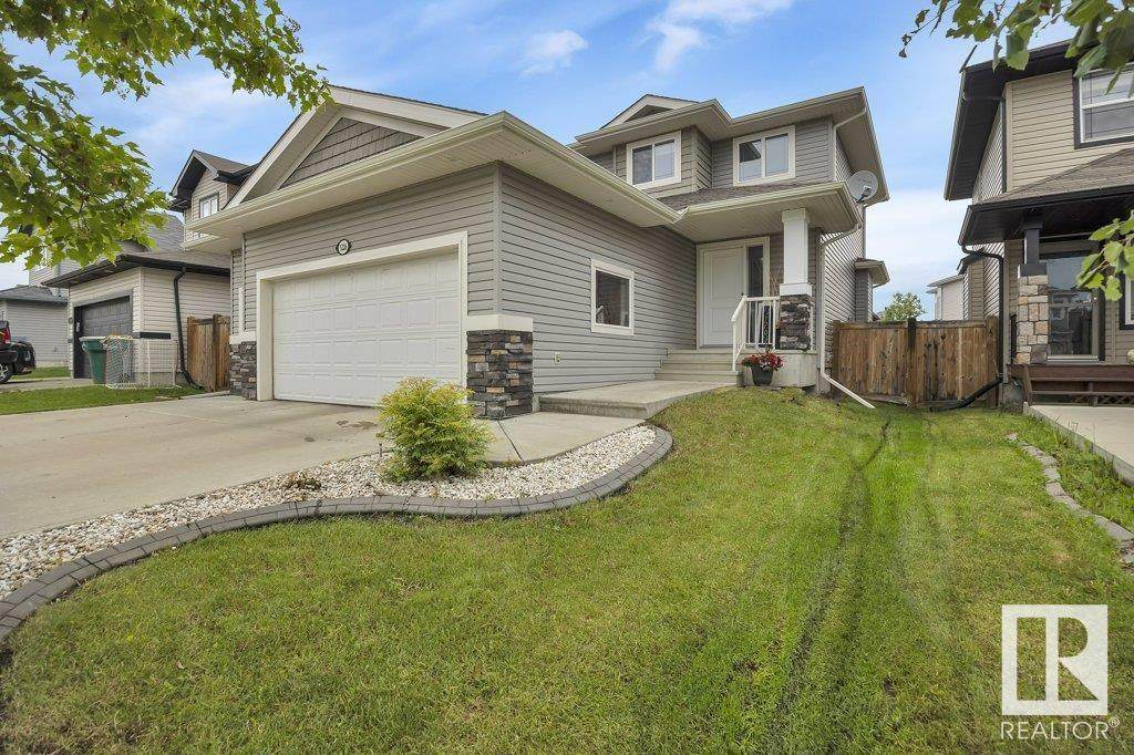5226 38 Avenue - Photo 1