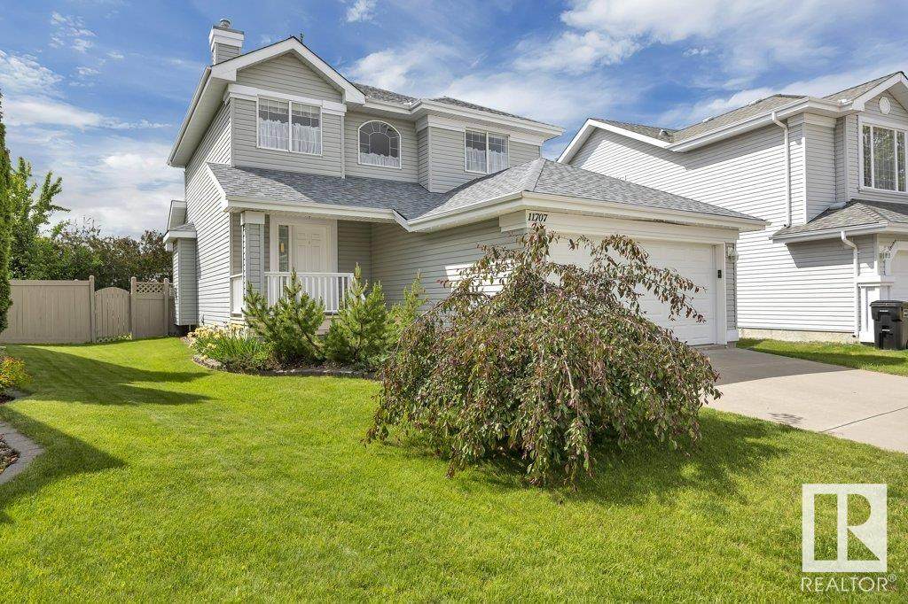 11707 11 Avenue - Photo 1