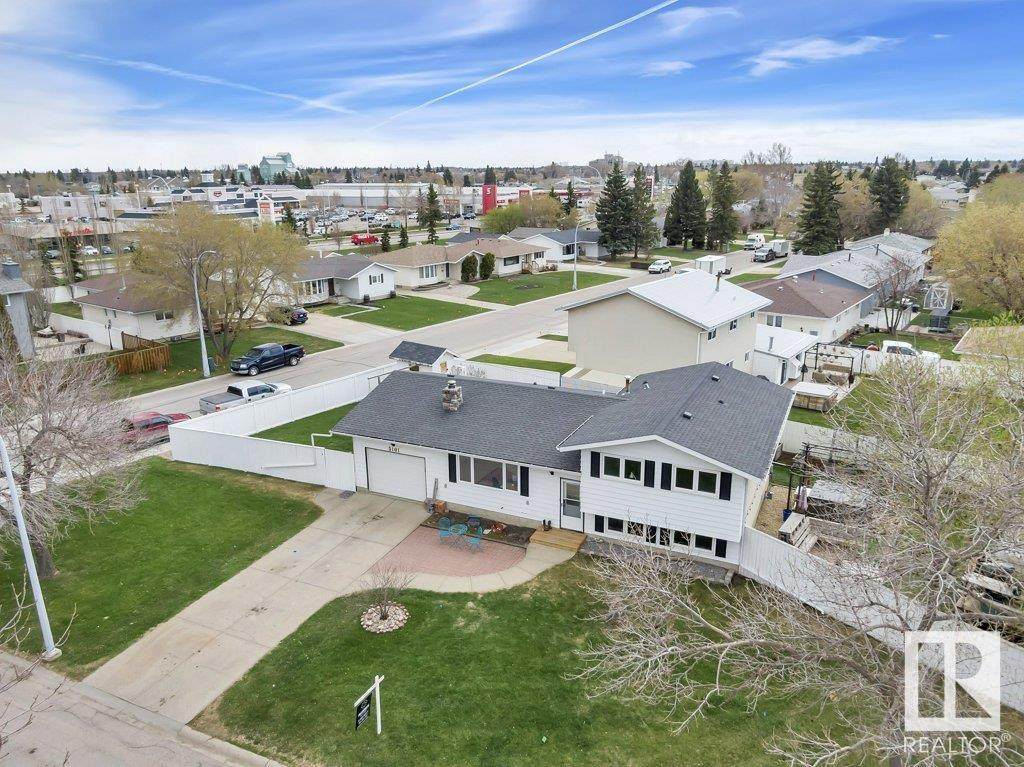 5101 57 Avenue - Photo 1
