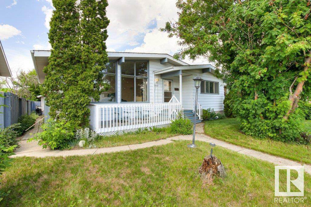 7112 43 Avenue - Photo 1
